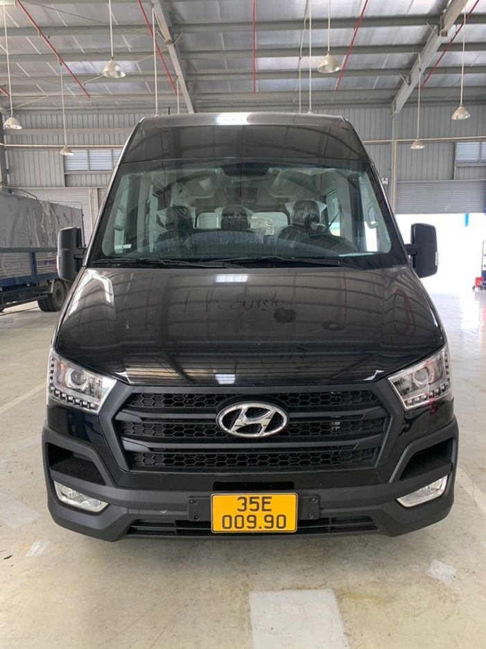 Xe Ninh Bình Car Mặt trước xe Limousine 13 chỗ
