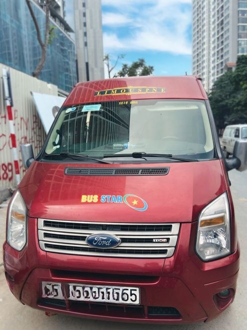 Xe BUS STAR  Mặt trước xe Ghế ngồi 16 Chỗ 