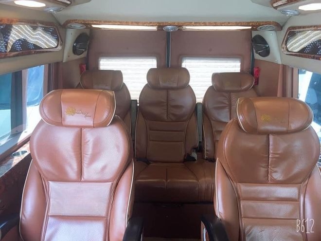 Xe Cúc Tùng  Ghế ngồi Nội thất Tiện ích Limousine 11 chỗ