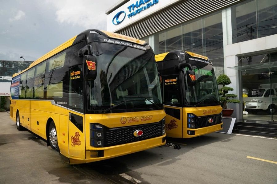 Xe Tuấn Trung Mặt trước xe Bên hông xe Giường nằm Limousine 24 phòng