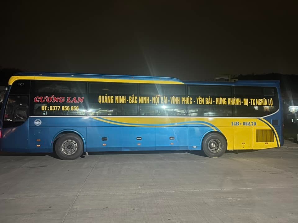 Xe Cường Lan (SaPa) Bên hông xe Giường nằm 41 chỗ