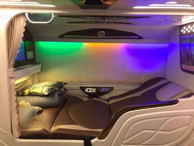 Xe Bằng Phấn Giường nằm Limousine giường nằm 22 chỗ 