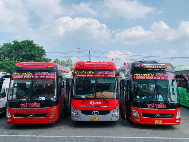Xe Tư Tiến Mặt trước xe Giường Nằm 44 chỗ