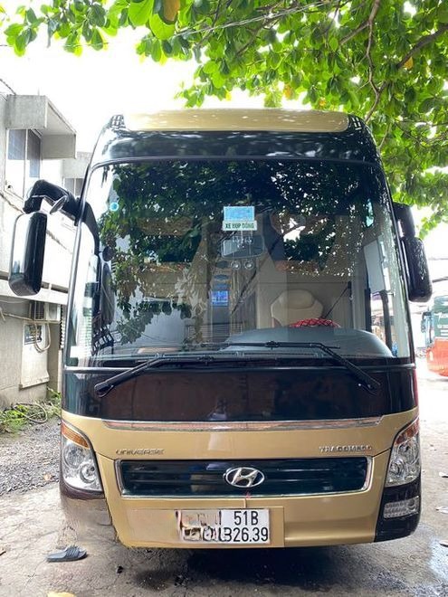 Xe Thiện Thành Limousine Mặt trước xe Limousine 24 phòng