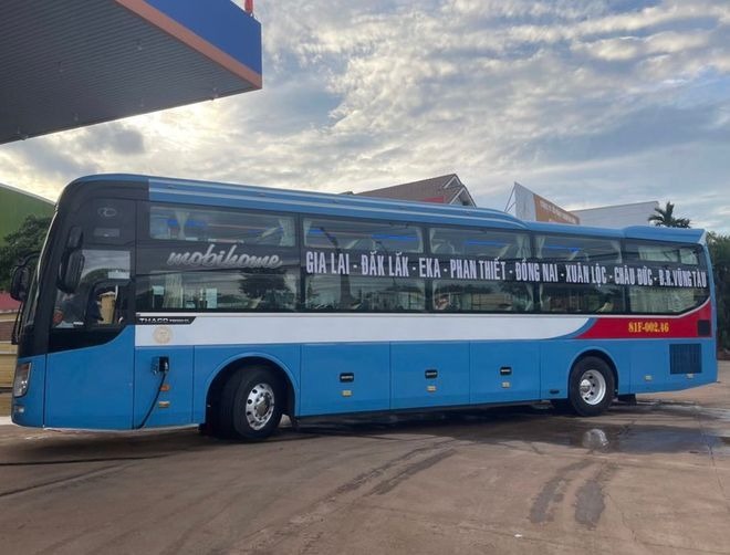Xe Anh Phát Bên hông xe Giường nằm 43 chỗ
