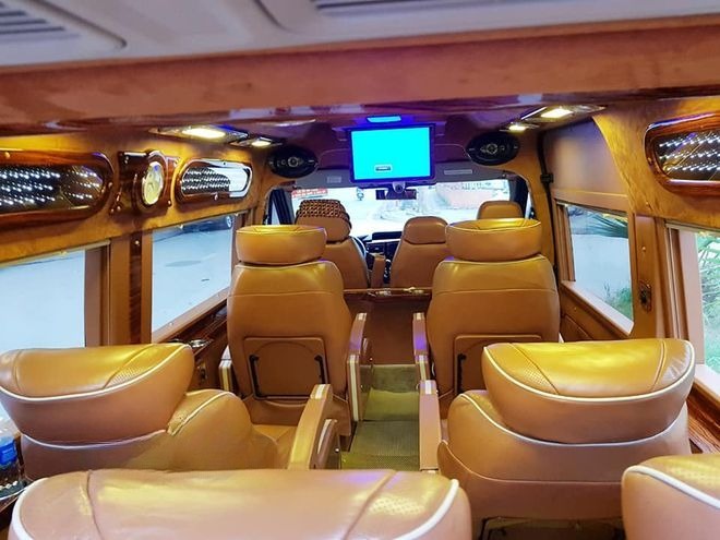 Xe Trường Thịnh Limousine Nội thất Tiện ích Limousine 9 chỗ
