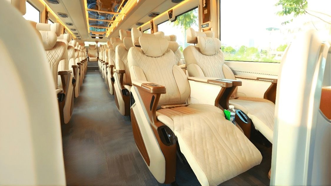 Xe HK BUSLINES Ghế ngồi Nội thất Limousine 28 chỗ