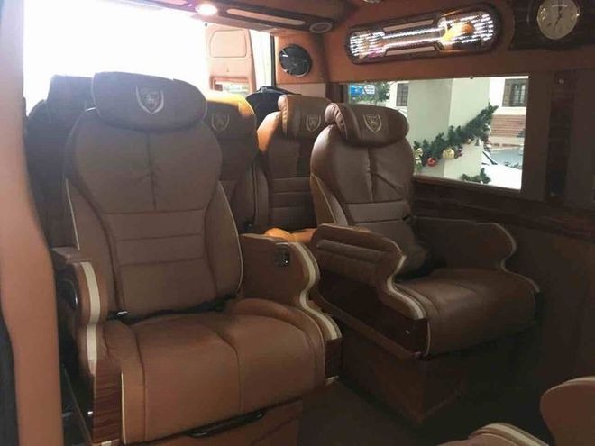 Xe Minh Trí Limousine - Đà Lạt Ghế ngồi Limousine 9 chỗ