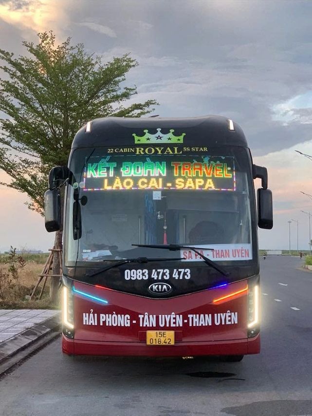 Xe Kết Đoàn Travel (Hải Phòng) Mặt trước xe Mặt sau xe Xe cabin 22 phòng