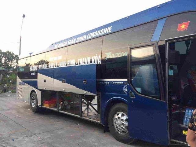 Xe Toán Oanh Bên hông xe Giường nằm 40 chỗ