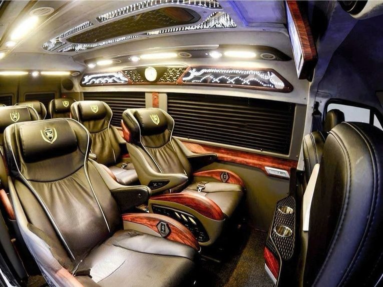 Xe Sapa Express Nội thất Tiện ích Limousine 9 chỗ