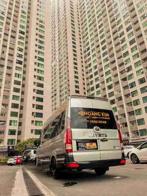 Xe Hoàng Kim - Đắk Nông Mặt sau xe Limousine 9 chỗ