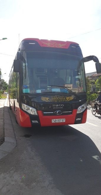 Xe Tân Ngọc Trinh Mặt trước xe Limousine 34 giường