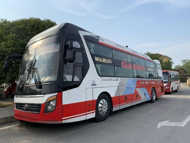 Xe Sâm Hương Bên hông xe Giường nằm 44 chỗ