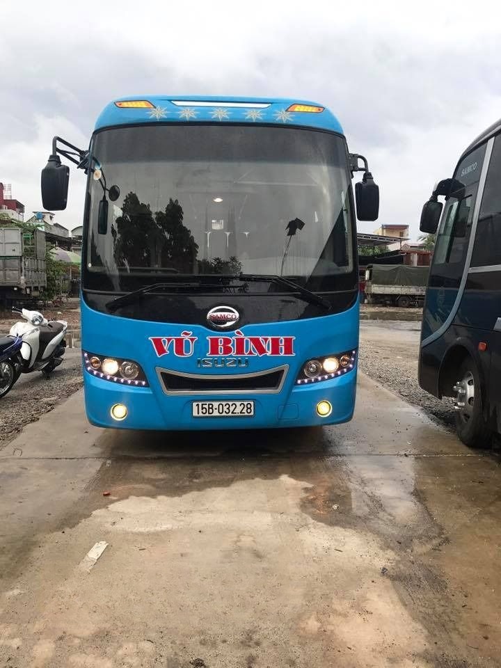 Xe Vũ Bình Mặt trước xe Ghế ngồi 34 chỗ