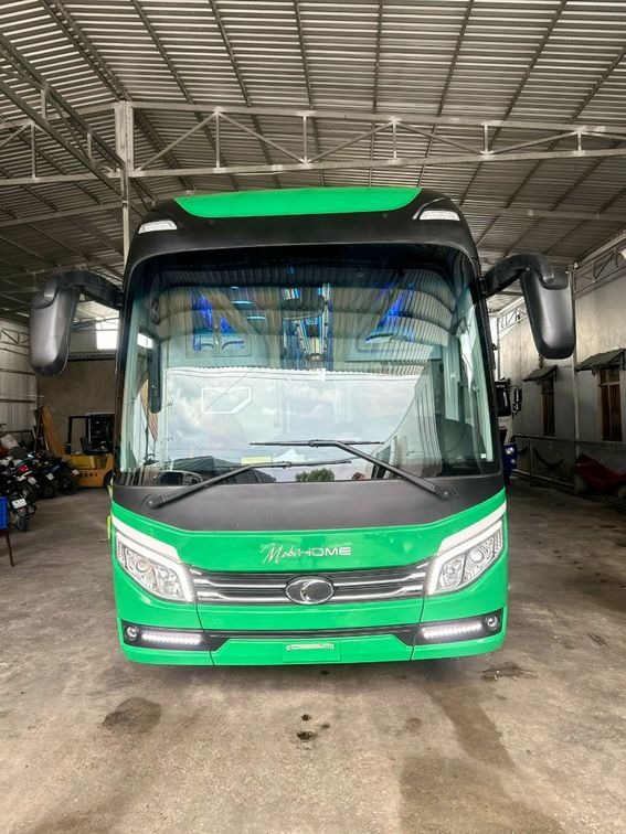 Xe Bốn Luyện Express Mặt trước xe Giường nằm 40 chỗ 