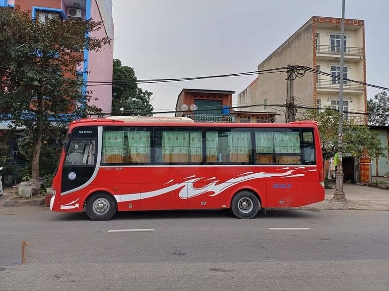 Xe Daily Limousine Bên hông xe Fuso 22