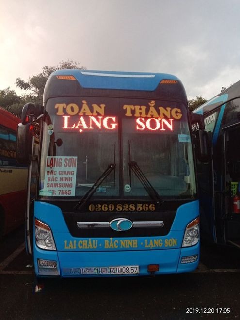 Xe Toàn Thắng Mặt trước xe Giường nằm 41 chỗ 
