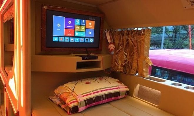 Xe Thế Anh Tiện ích Limousine 20 Cabin VIP