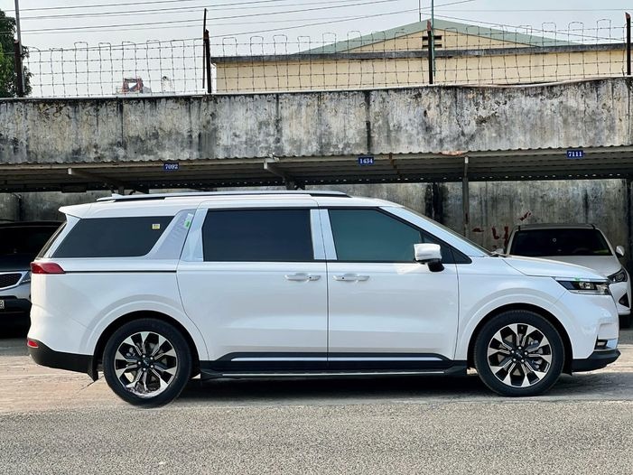 Xe Hoa Sen Bên hông xe Xe 7 chỗ