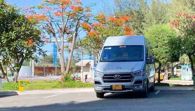 Xe Hoàng Limousine Mặt trước xe Limousine 9 chỗ