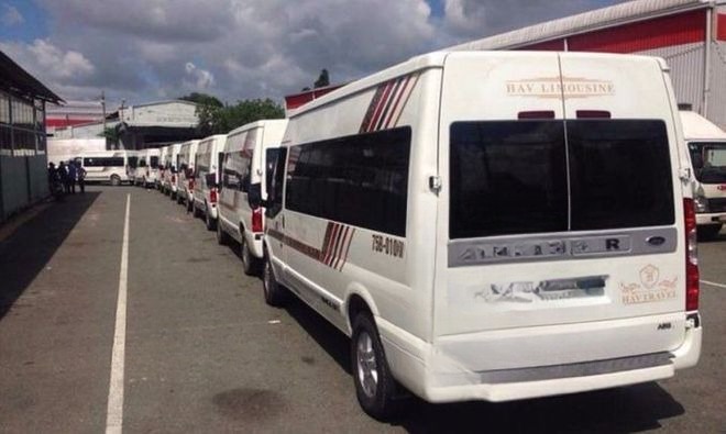 Xe HAV Limousine Mặt sau xe Limousine 9 chỗ VIP