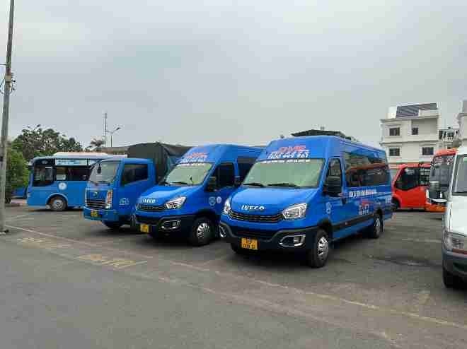 Xe DVP Express Mặt trước xe Ghế ngồi Iveco 18 chỗ