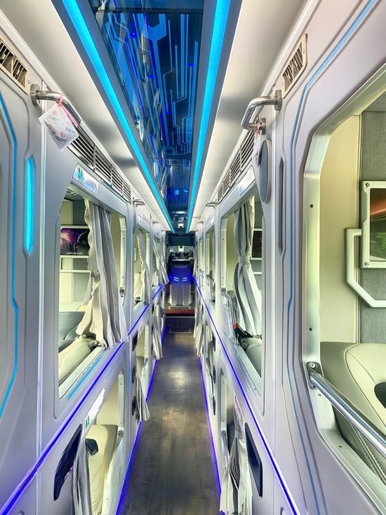 Xe Lovabus Nội thất Limousine giường phòng 22 chỗ