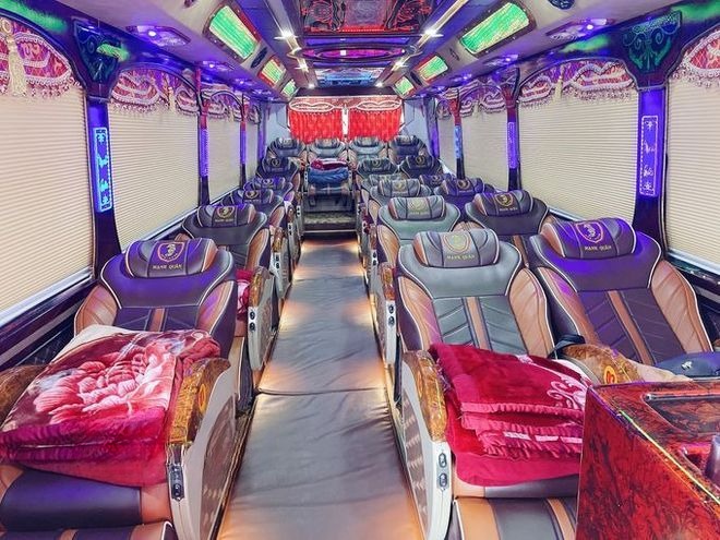 Xe Mạnh Quân Nội thất Limousine 19 chỗ