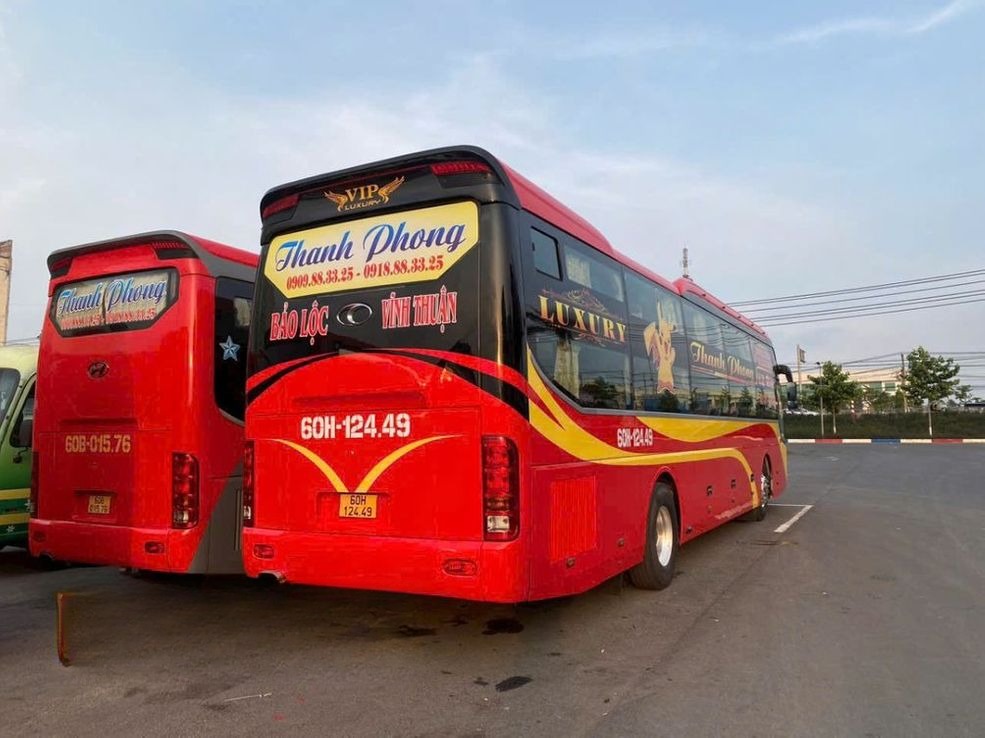 Xe Thanh Phong (Kiên Giang) Mặt sau xe Giường nằm 40 chỗ