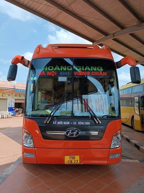 Xe Hoàng Giang Mặt trước xe Giường nằm 38 chỗ