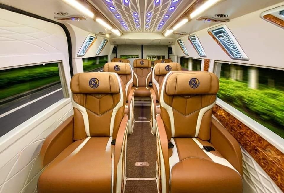 Xe Quang Mười Tiện ích Nội thất Limousine 9 chỗ (P)