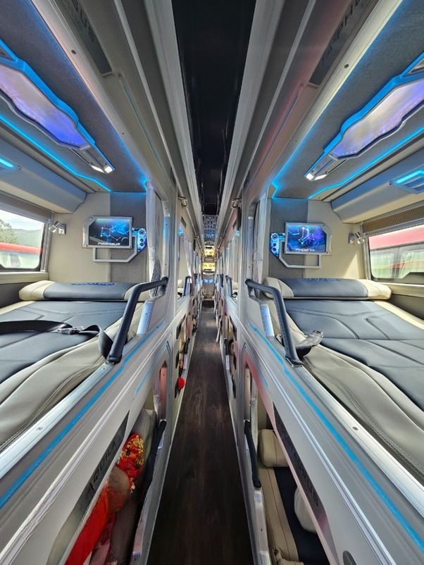 Xe Quang Hạnh (NT) Giường nằm Nội thất Limousine 22 phòng (WC)