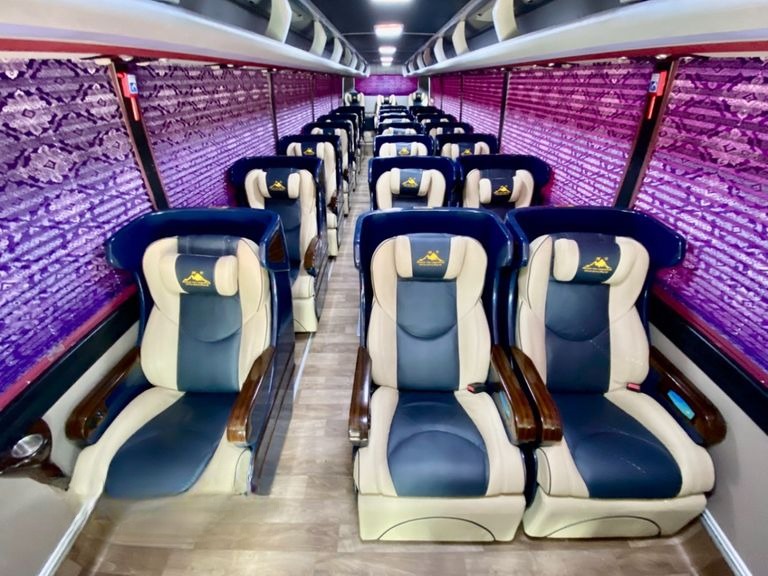 Xe Hoàng Yến Logistics Ghế ngồi Tiện ích Nội thất Limousine 24 Ghế