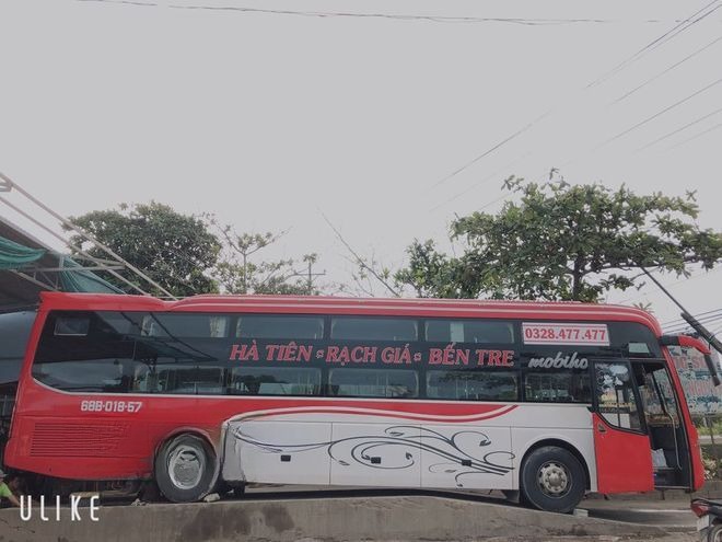 Xe Hiền Vân Bên hông xe Ghế ngồi 29 chỗ