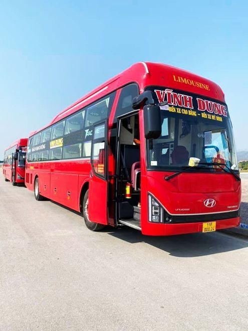 Xe Vĩnh Dung Bên hông xe Limousine giường nằm 34 chỗ