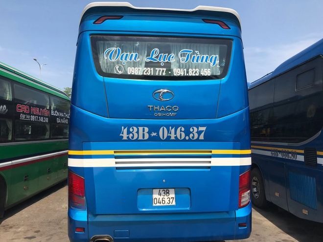 Xe Vạn Lục Tùng Mặt sau xe Giường nằm 46 chỗ