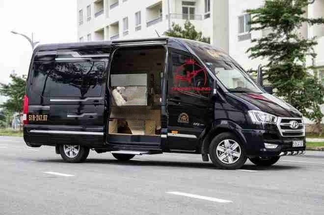 Xe Thành Trung Limousine  Bên hông xe Ghế ngồi 16 chỗ (phụ)