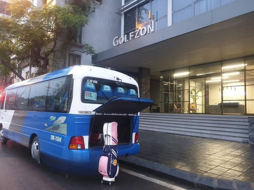 Xe First Class Express Bus Bên hông xe Mặt sau xe Xe 29 chỗ