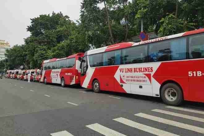 Xe Vũ Linh limousine Mặt sau xe Bên hông xe 