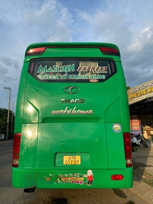 Xe Mai Linh (Đà Nẵng) Mặt sau xe Giường nằm 44 chỗ