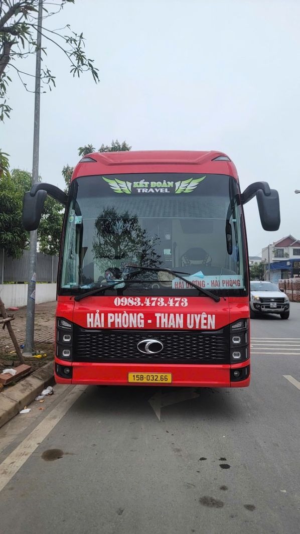 Xe Kết Đoàn Travel (Hải Phòng) Mặt trước xe Giường nằm 40 chỗ