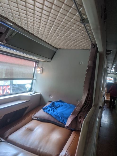 Xe Lovabus Giường nằm Nội thất Limousine giường phòng 22 chỗ