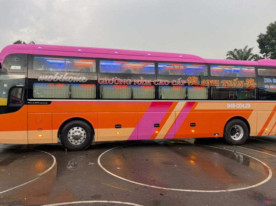 Xe Anh Tuấn (Bạc Liêu) Bên hông xe Giường nằm 46 chỗ