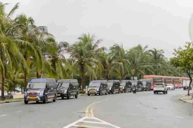 Xe Tân Quang Dũng Limousine Mặt trước xe Limousine 9 chỗ VIP
