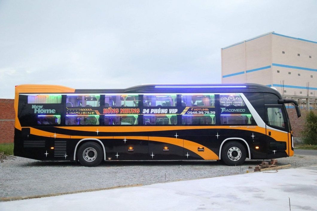 Xe Hồng Nhung Bên hông xe Giường nằm 34 phòng