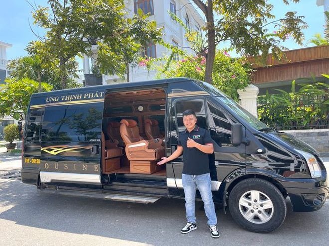Xe Hưng Thịnh Phát Limousine Bên hông xe Limousine 9 chỗ VIP