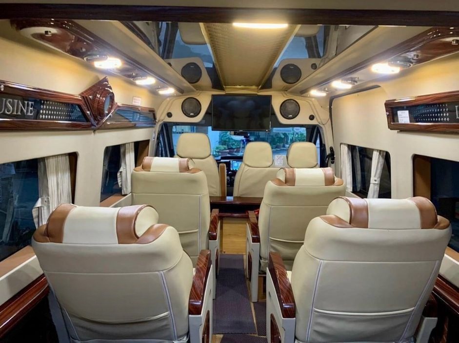 Xe Quang Minh Limousine Nội thất Tiện ích Limousine 9 chỗ