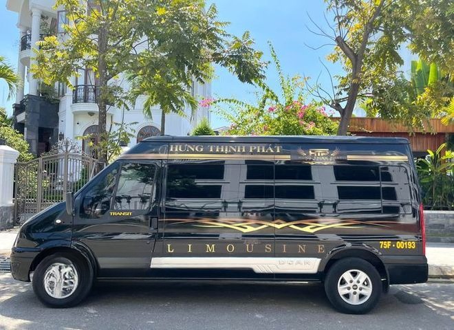 Xe Hưng Thịnh Phát Limousine Bên hông xe Limousine 9 chỗ VIP