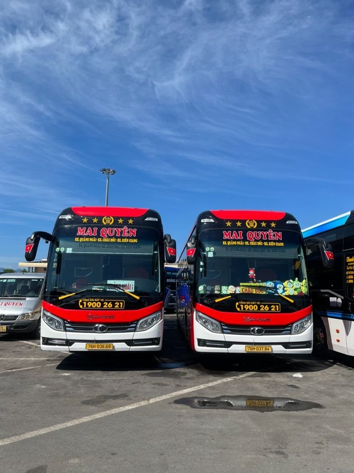 Xe Mai Quyên Mặt trước xe Limousine 34 Phòng